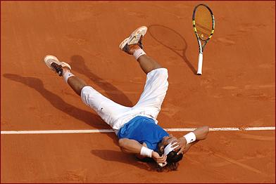 nadal_falling.jpg