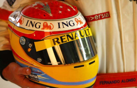Nuevo casco de Alonso